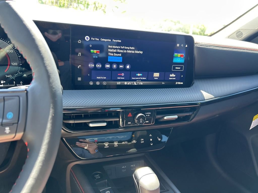 New 2026 Nissan Kicks SR w/ SR Premium Package FWD image 31