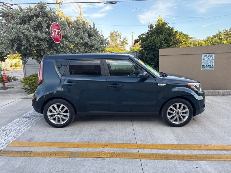 Used 2019 Kia Soul + FWD image 4