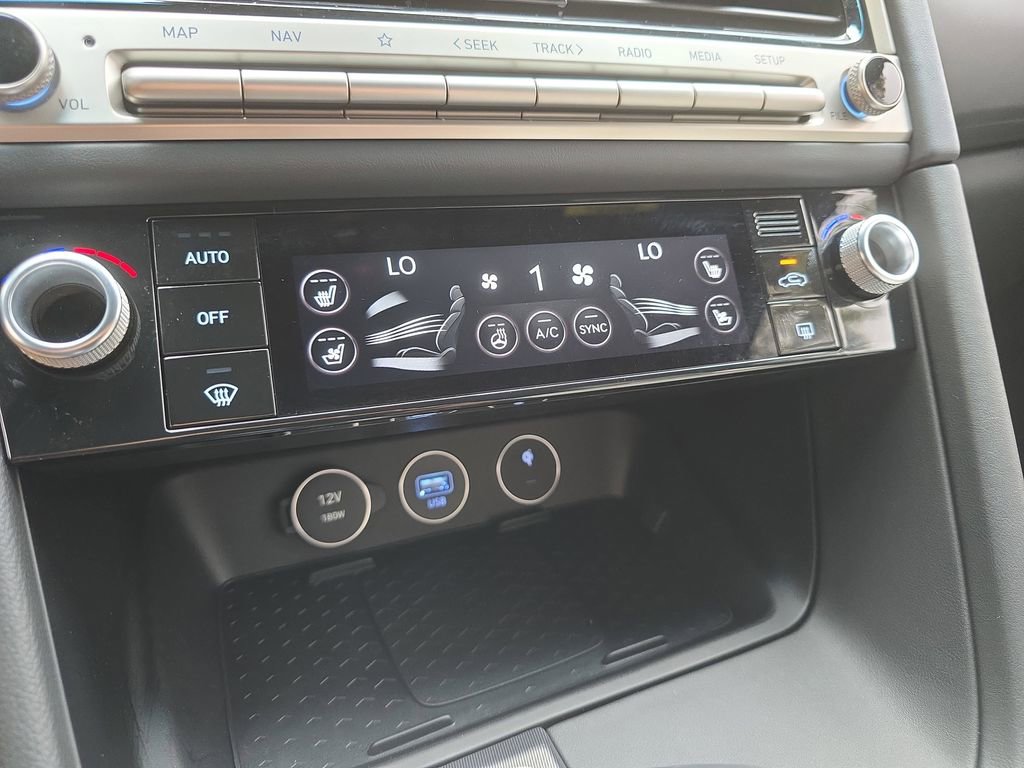 Used 2024 Genesis G70 2.5T w/ Sport Prestige Package image 23