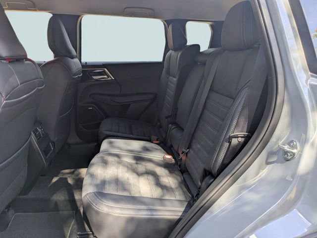 New 2026 Mitsubishi Outlander SE image 15