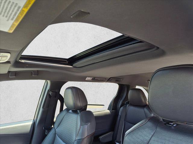 Used 2021 Toyota Sienna XSE w/ XSE Plus Package AWD/4WD image 15