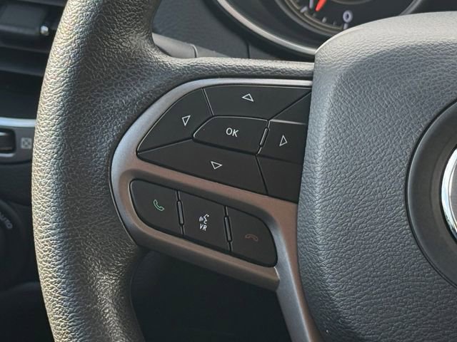 Used 2021 Jeep Cherokee Latitude image 11