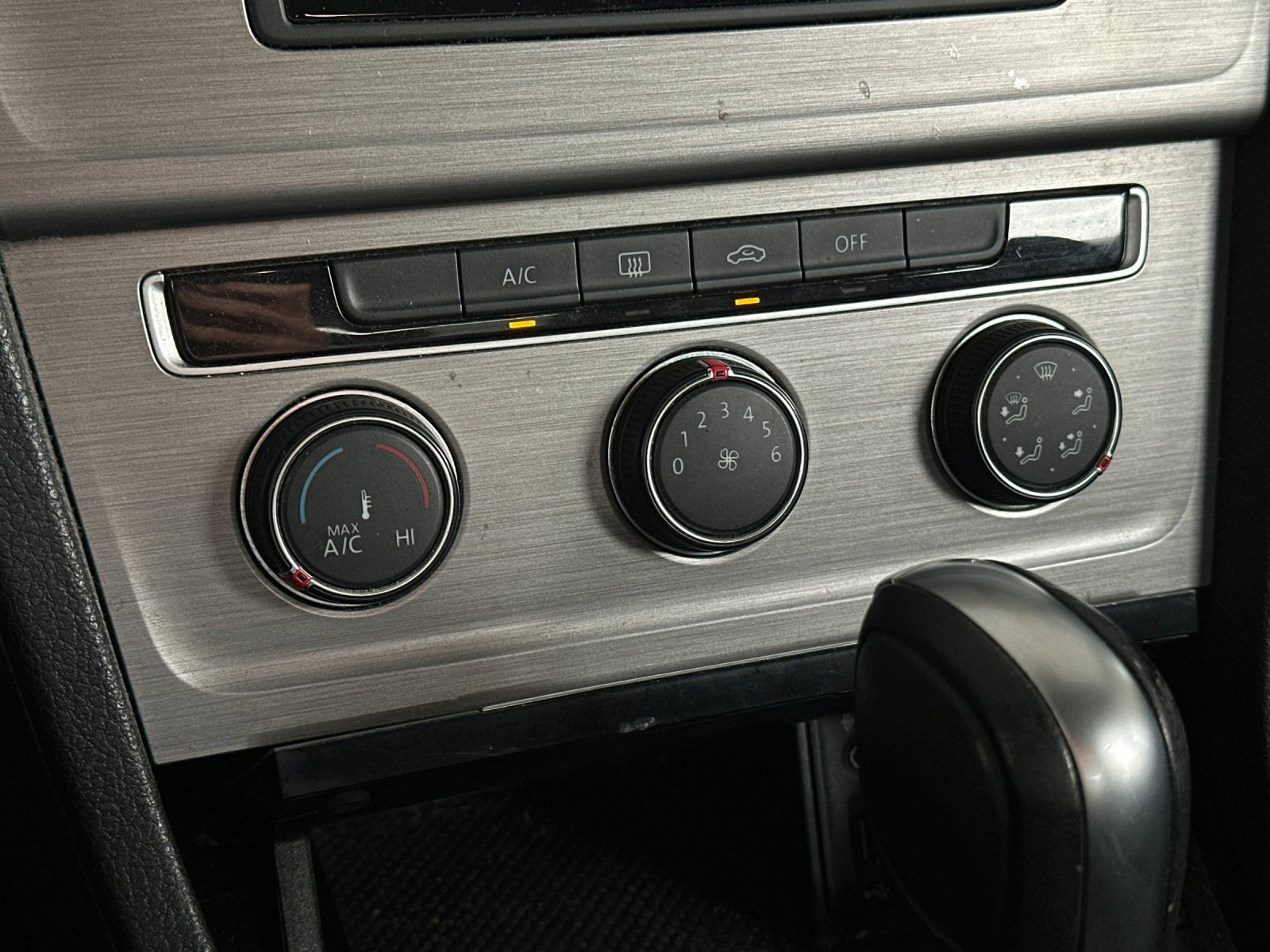 Used 2016 Volkswagen Golf SEL image 18