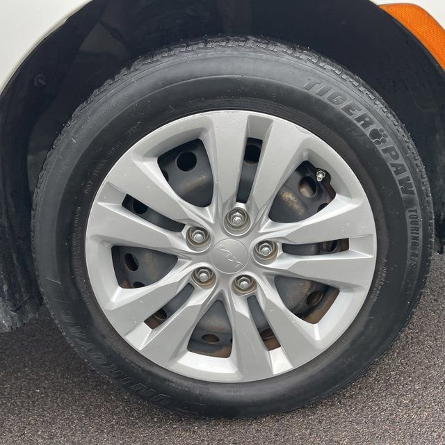 Used 2022 Kia Soul LX image 32