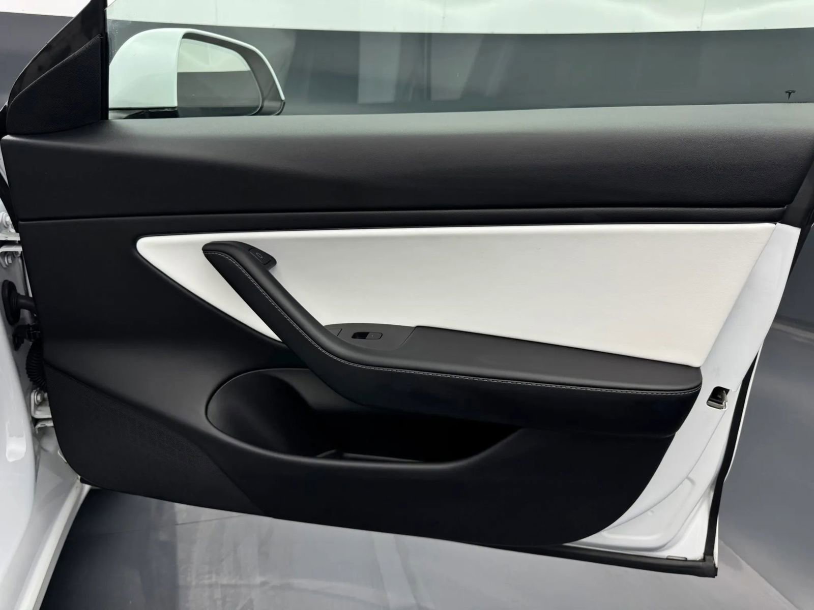 Used 2021 Tesla Model 3 Standard Range Plus image 28