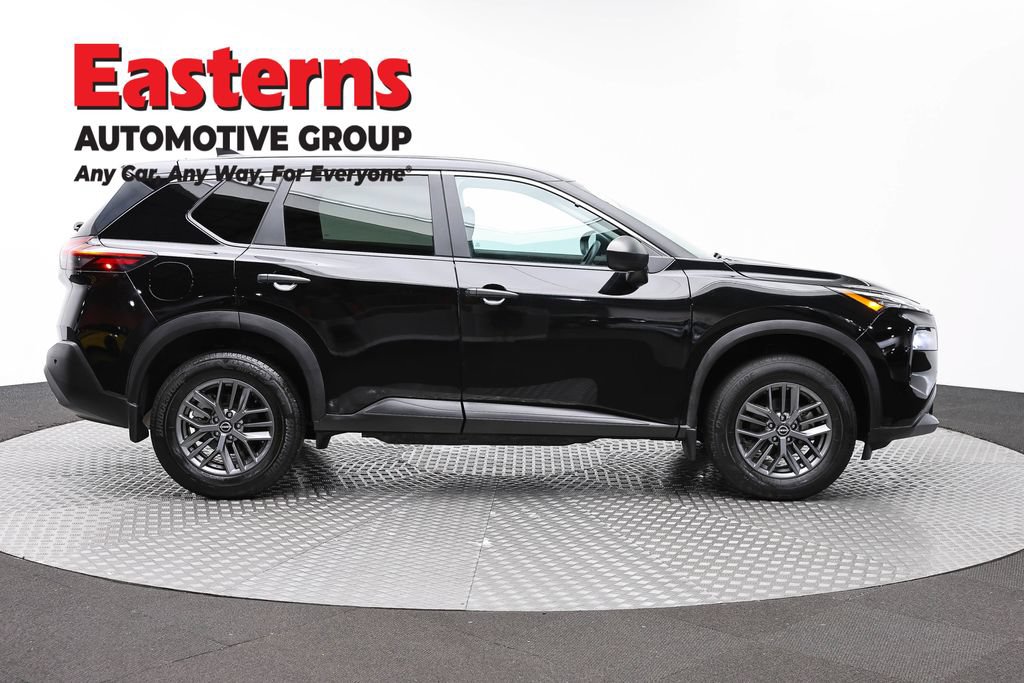 Used 2023 Nissan Rogue S AWD/4WD image 4