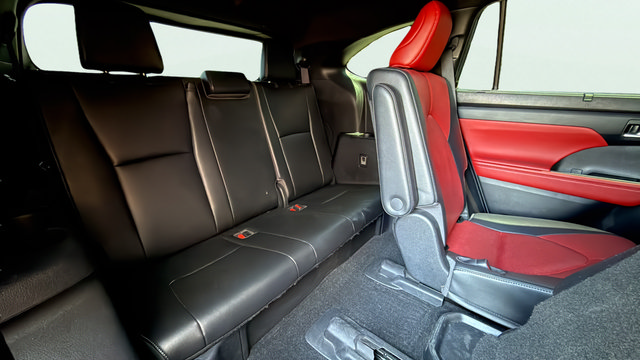 Used 2023 Toyota Highlander XSE AWD/4WD image 29
