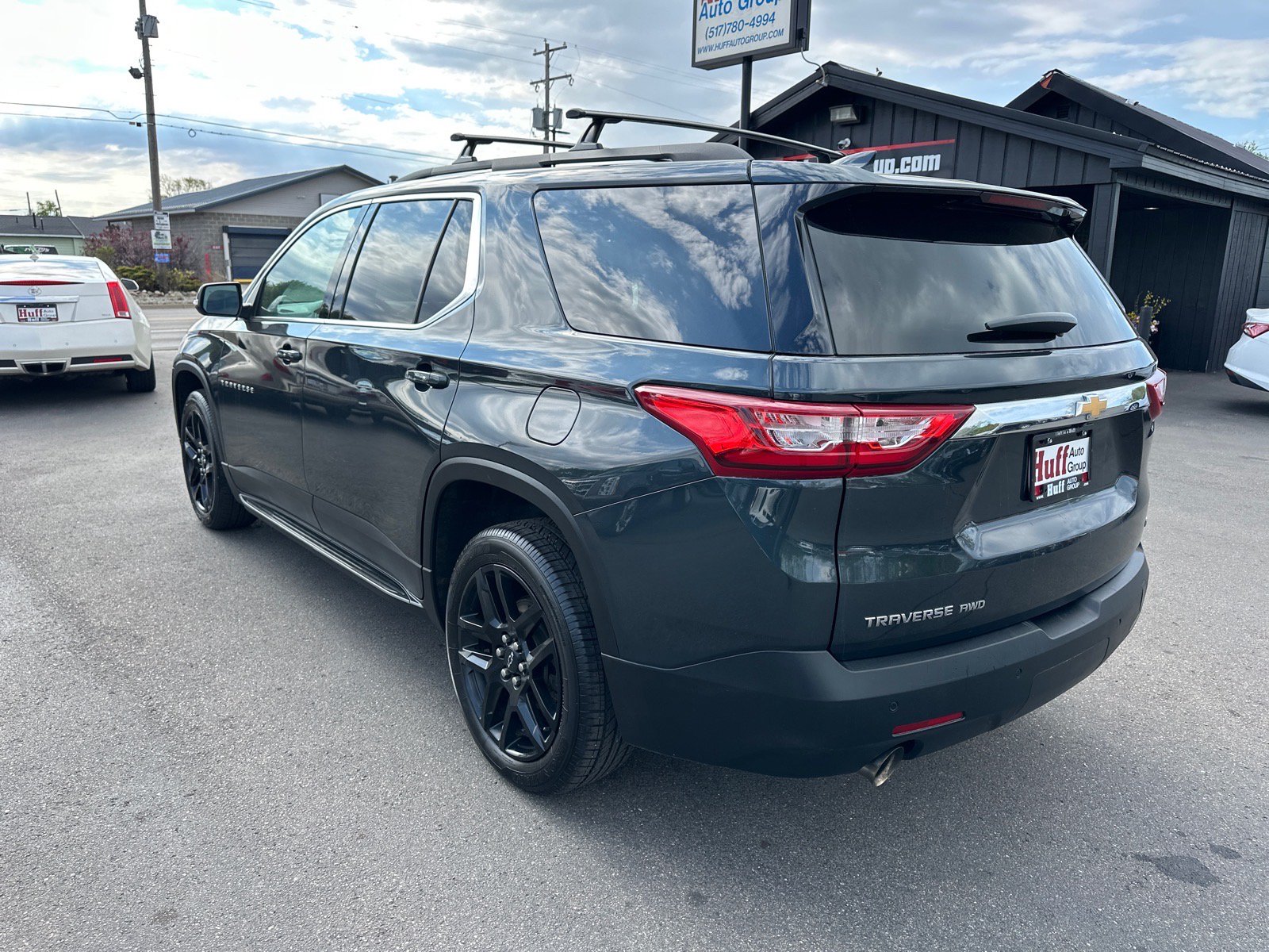 Used 2021 Chevrolet Traverse LT w/ LPO, 'HIT The Road' Package AWD/4WD image 5