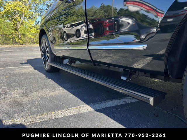 Used 2023 Lincoln Navigator Black Label AWD/4WD image 11