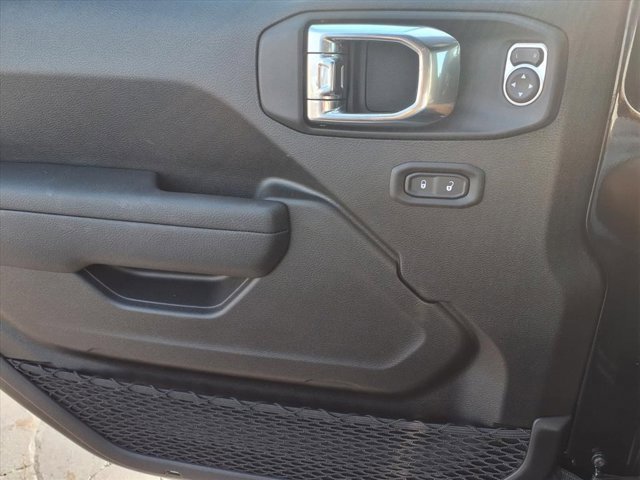 Used 2025 Jeep Wrangler Sport S image 15