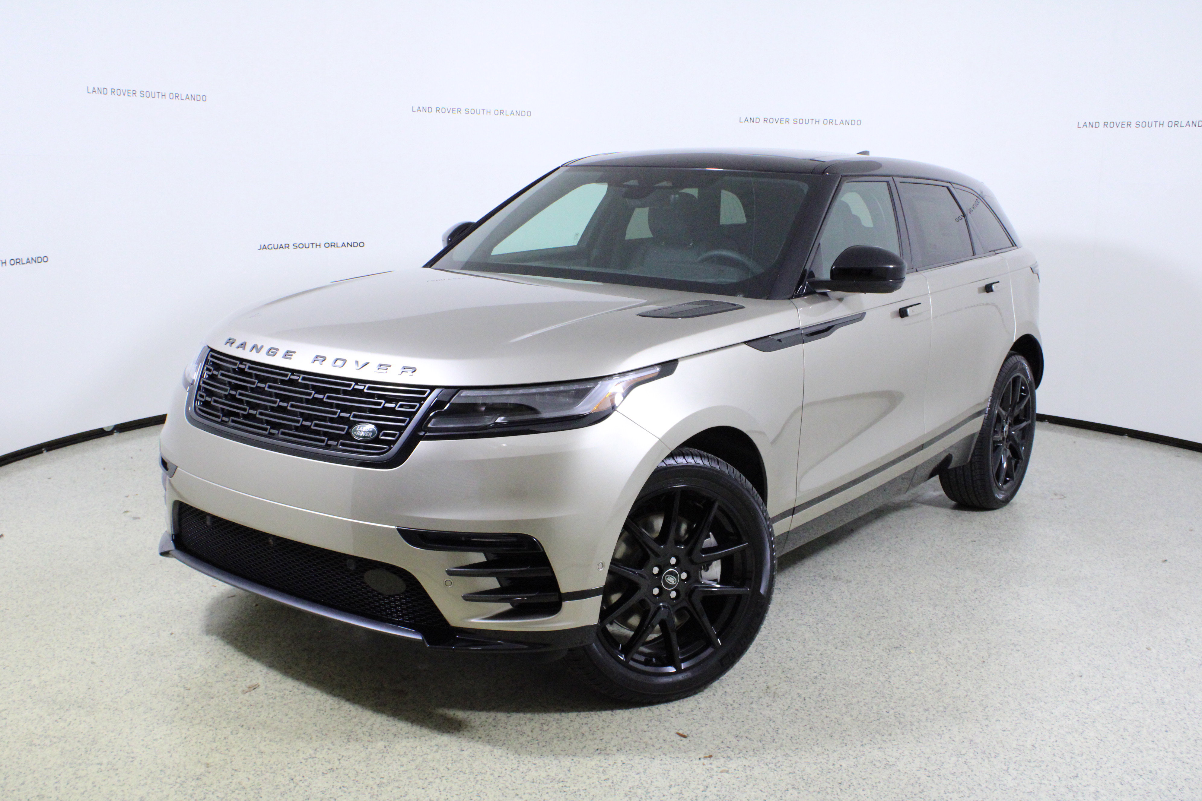 New 2026 Land Rover Range Rover Velar Dynamic SE AWD/4WD image 1