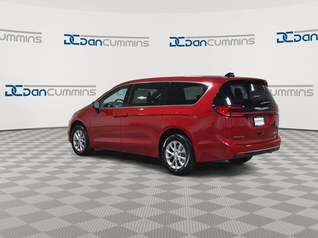New 2026 Chrysler Pacifica Limited AWD/4WD image 7