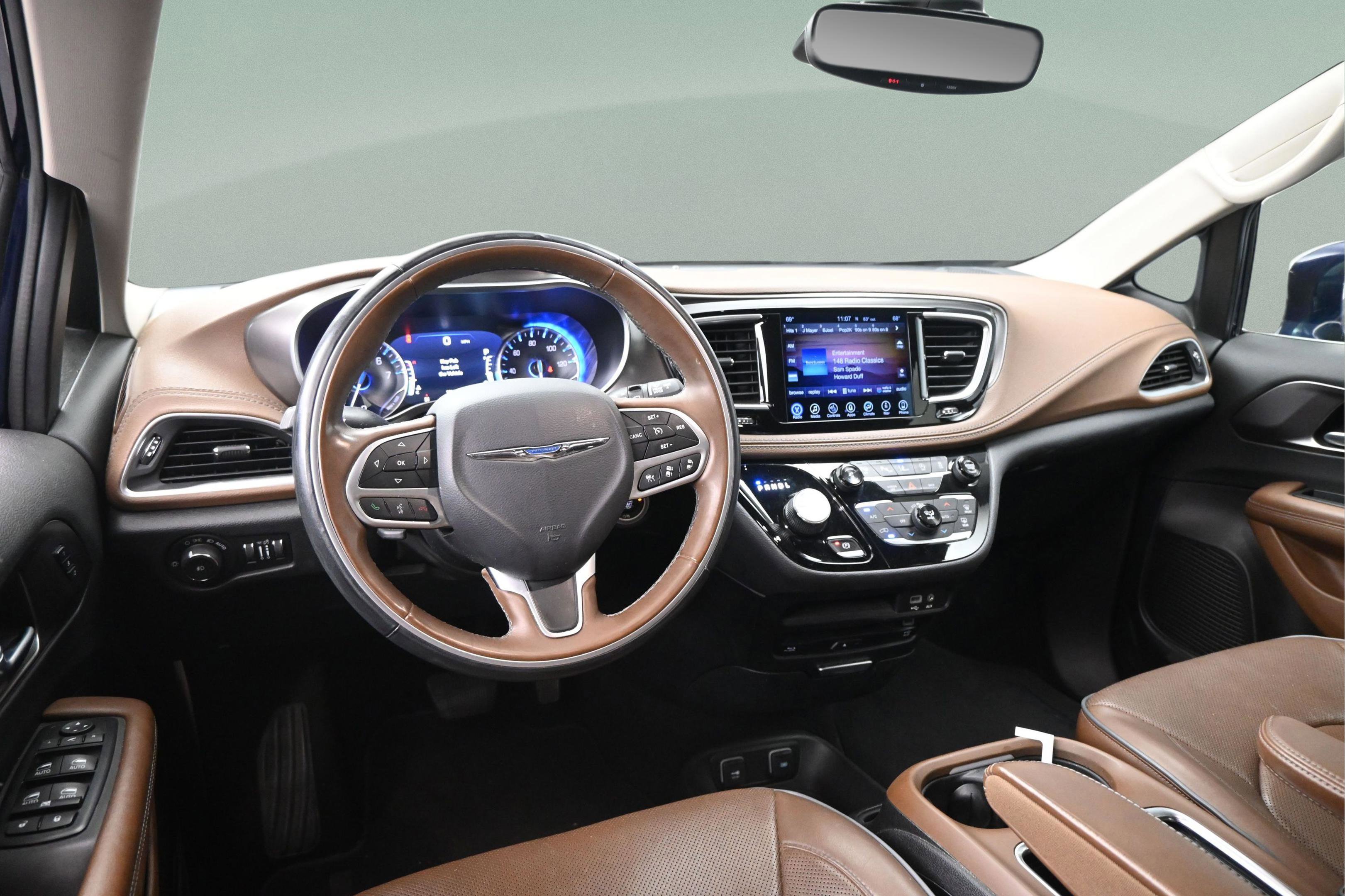 Used 2017 Chrysler Pacifica Limited w/ UConnect Theater Package image 34