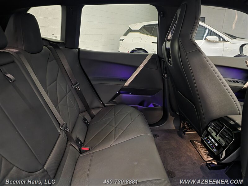 Used 2024 BMW iX xDrive50 AWD/4WD image 32