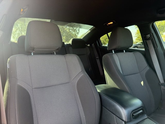 Used 2022 Dodge Charger SXT w/ Blacktop Package image 9