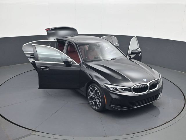 Used 2025 BMW 330i xDrive Sedan w/ Premium Package AWD/4WD image 29