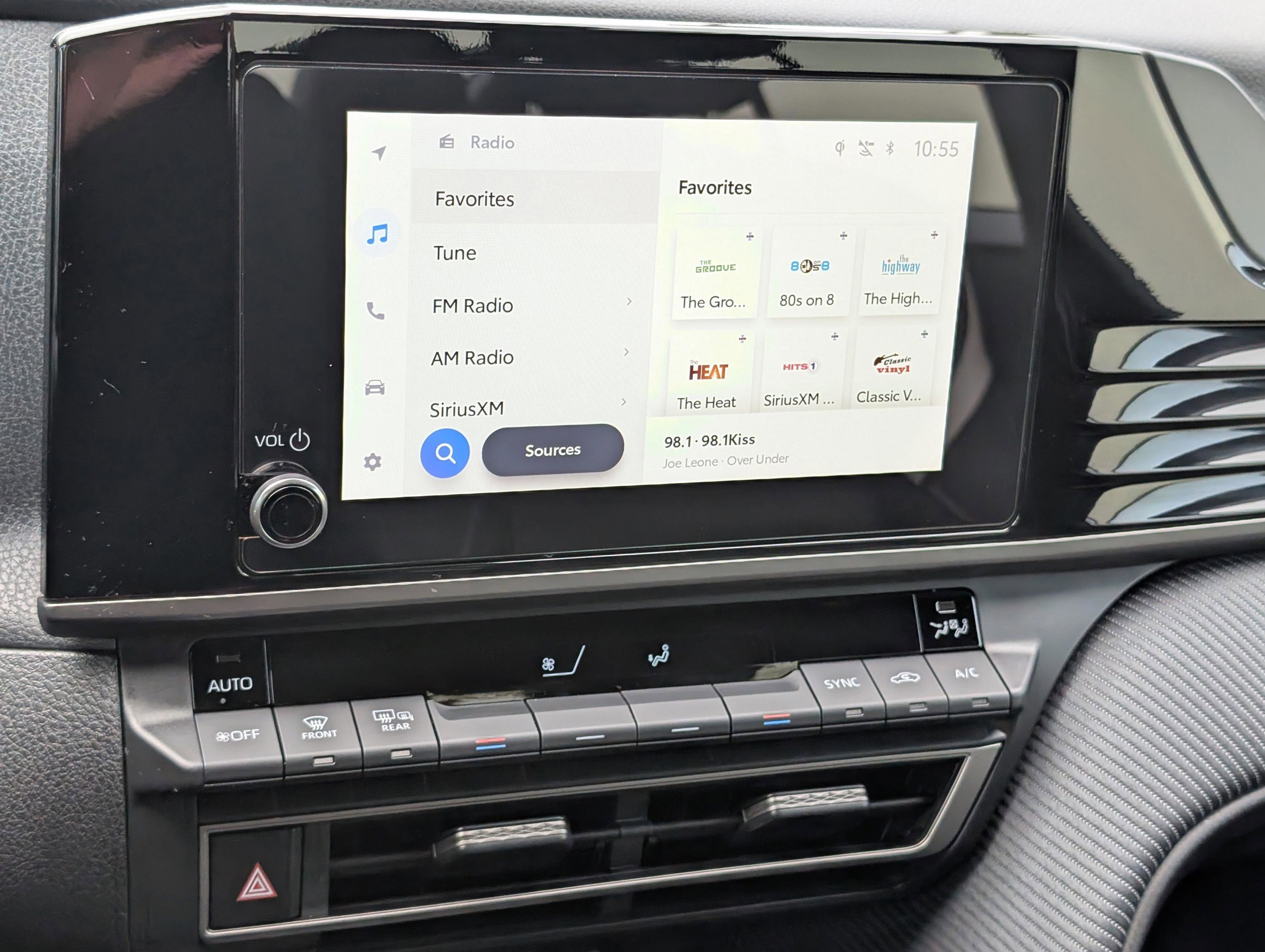 Used 2025 Toyota Camry SE image 19