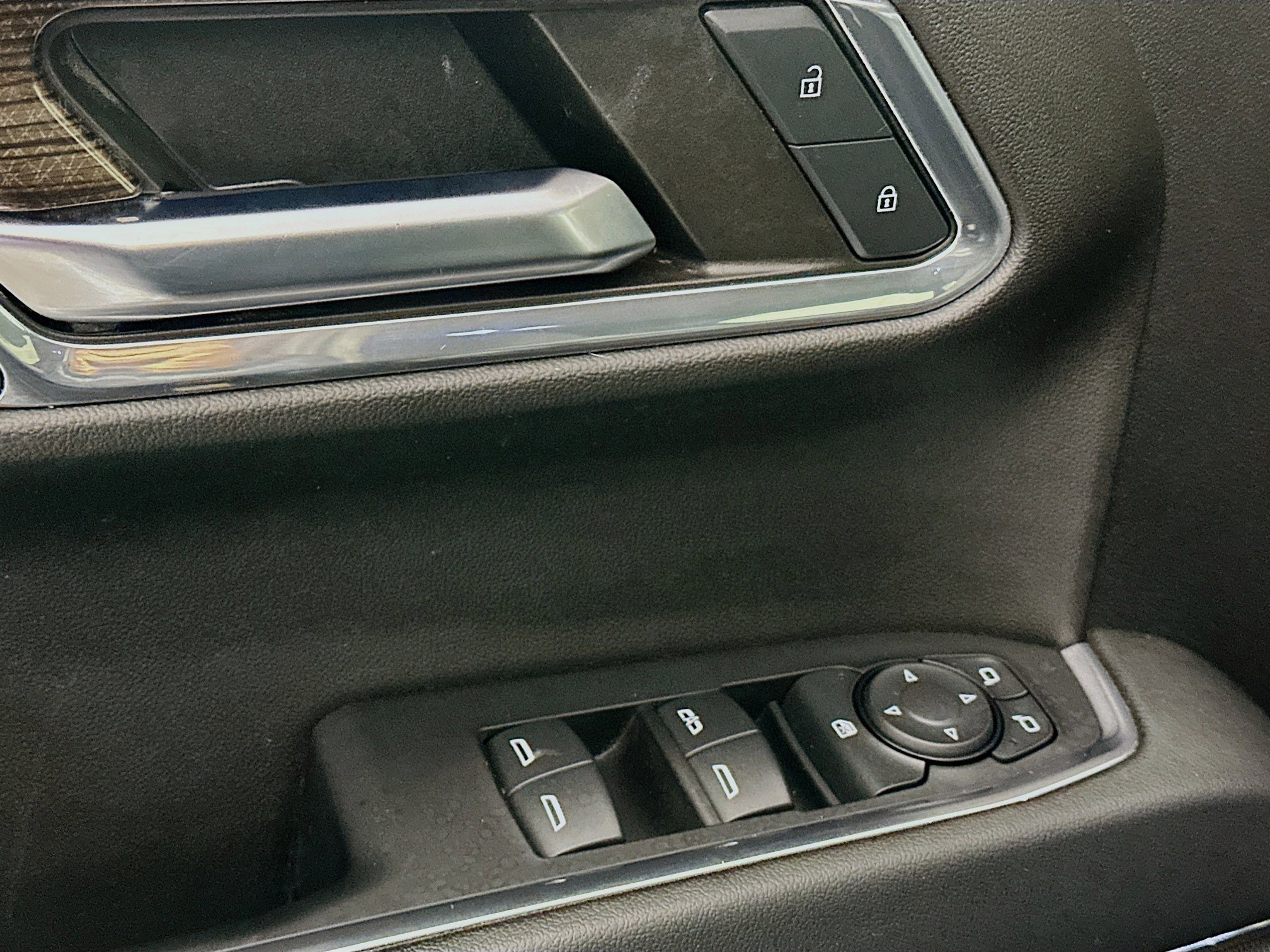 Used 2024 Chevrolet Silverado 1500 LT image 15