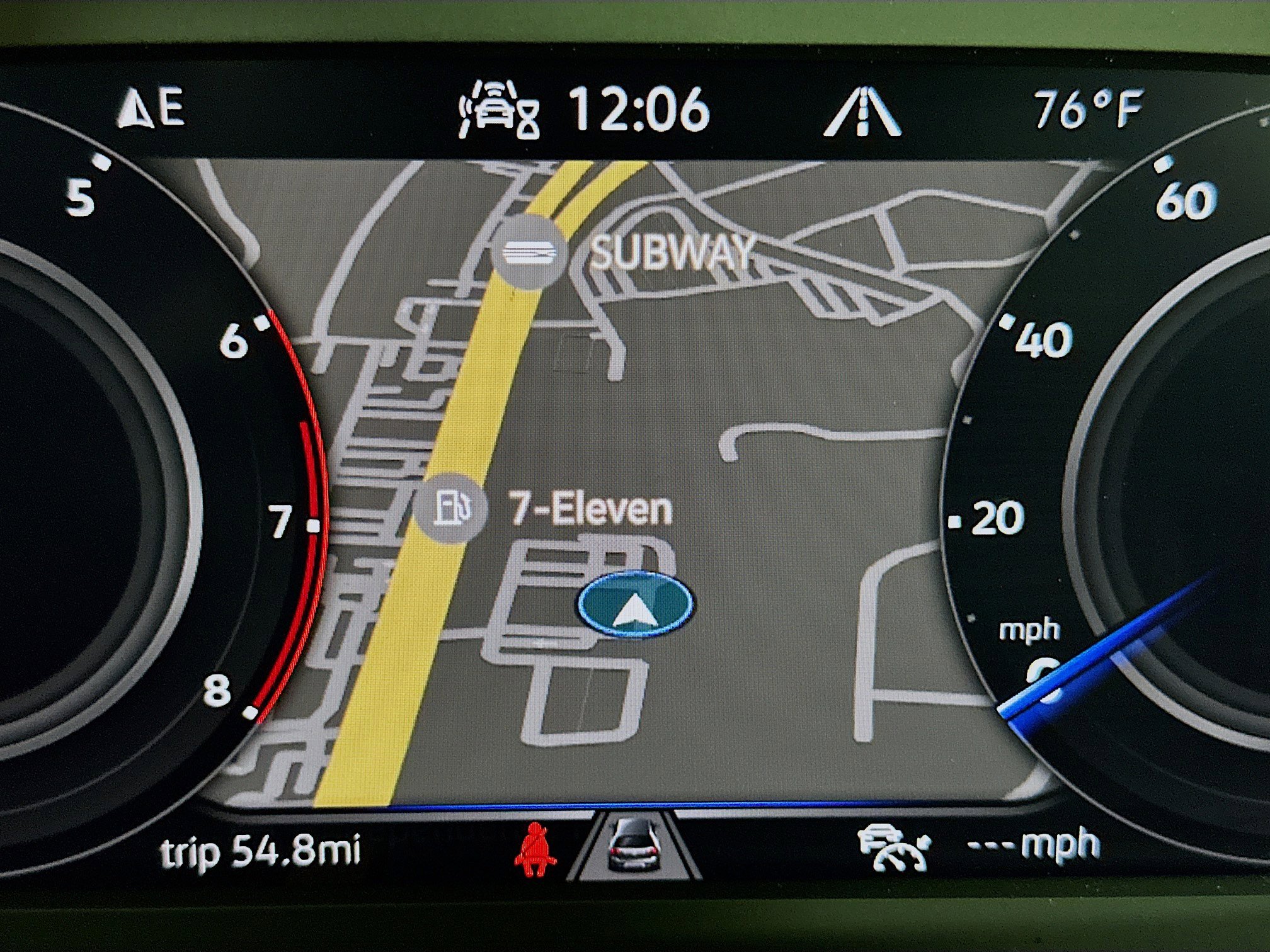 Used 2022 Volkswagen Tiguan SEL R-Line image 22