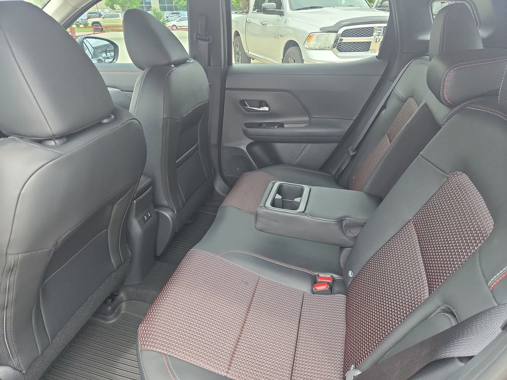 New 2026 Nissan Kicks SR FWD image 11