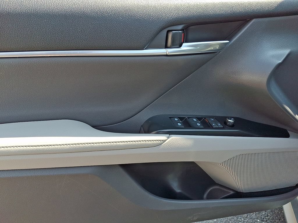 Certified 2020 Toyota Camry XLE AWD/4WD image 13