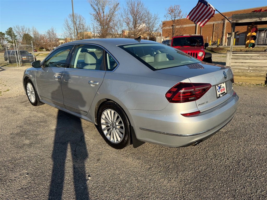 Used 2017 Volkswagen Passat 1.8T SE w/ SE Lighting Package FWD image 3
