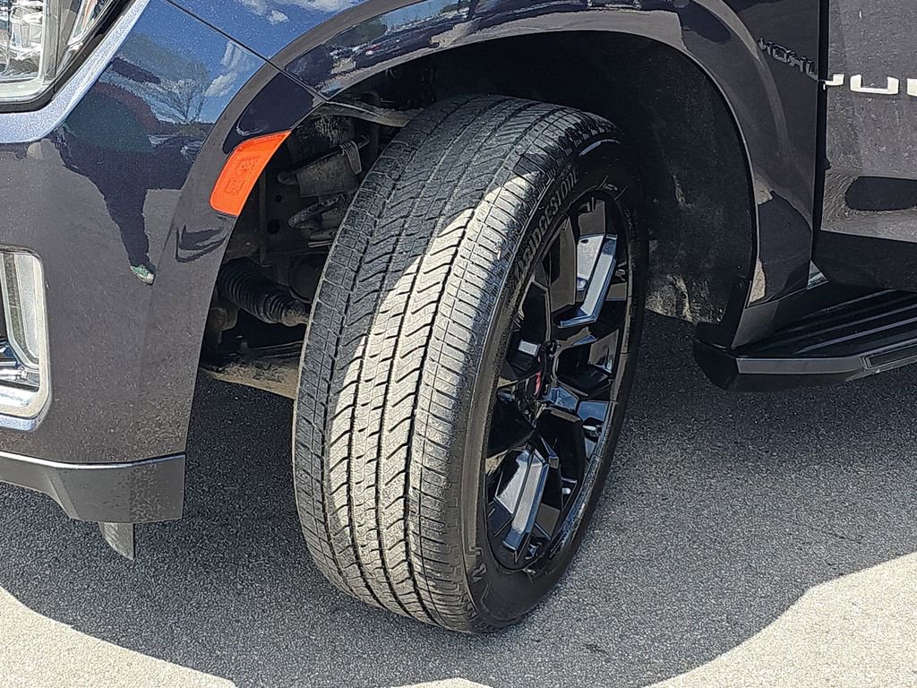 Used 2023 GMC Yukon SLE image 35