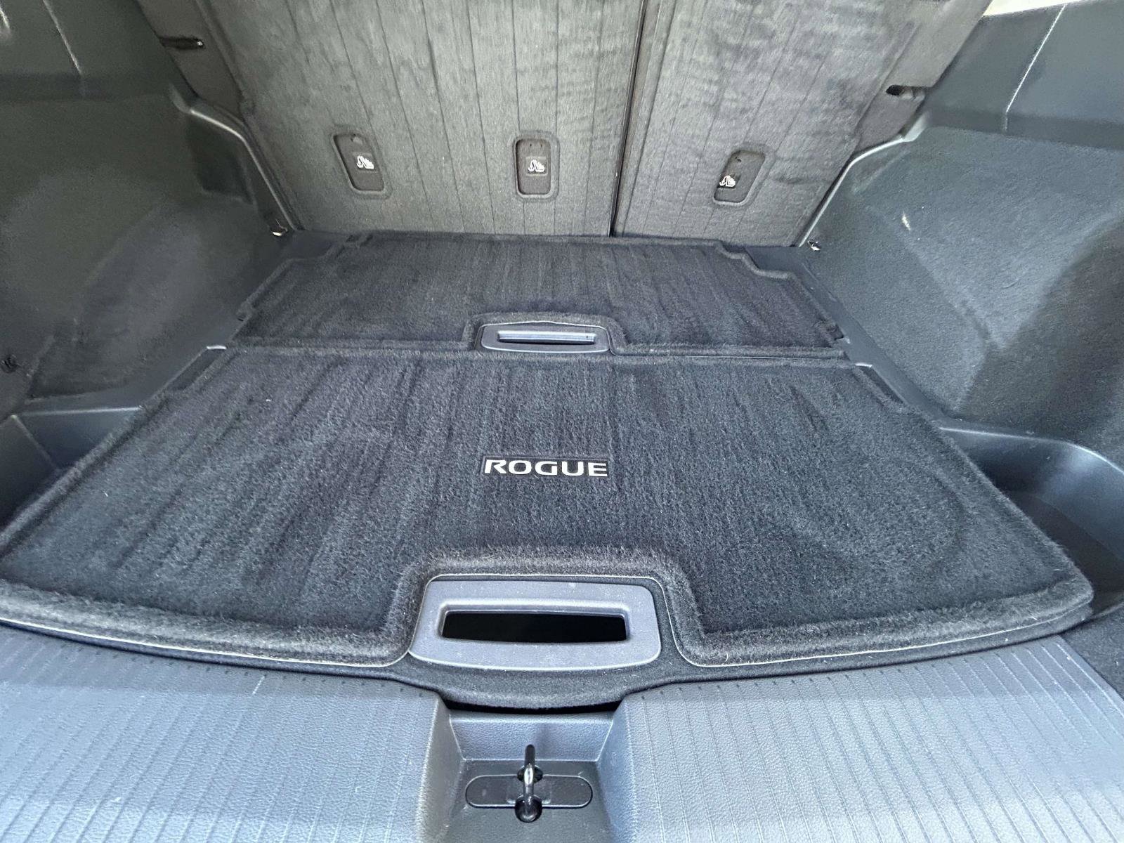 Used 2021 Nissan Rogue SL w/ Premium Package image 17