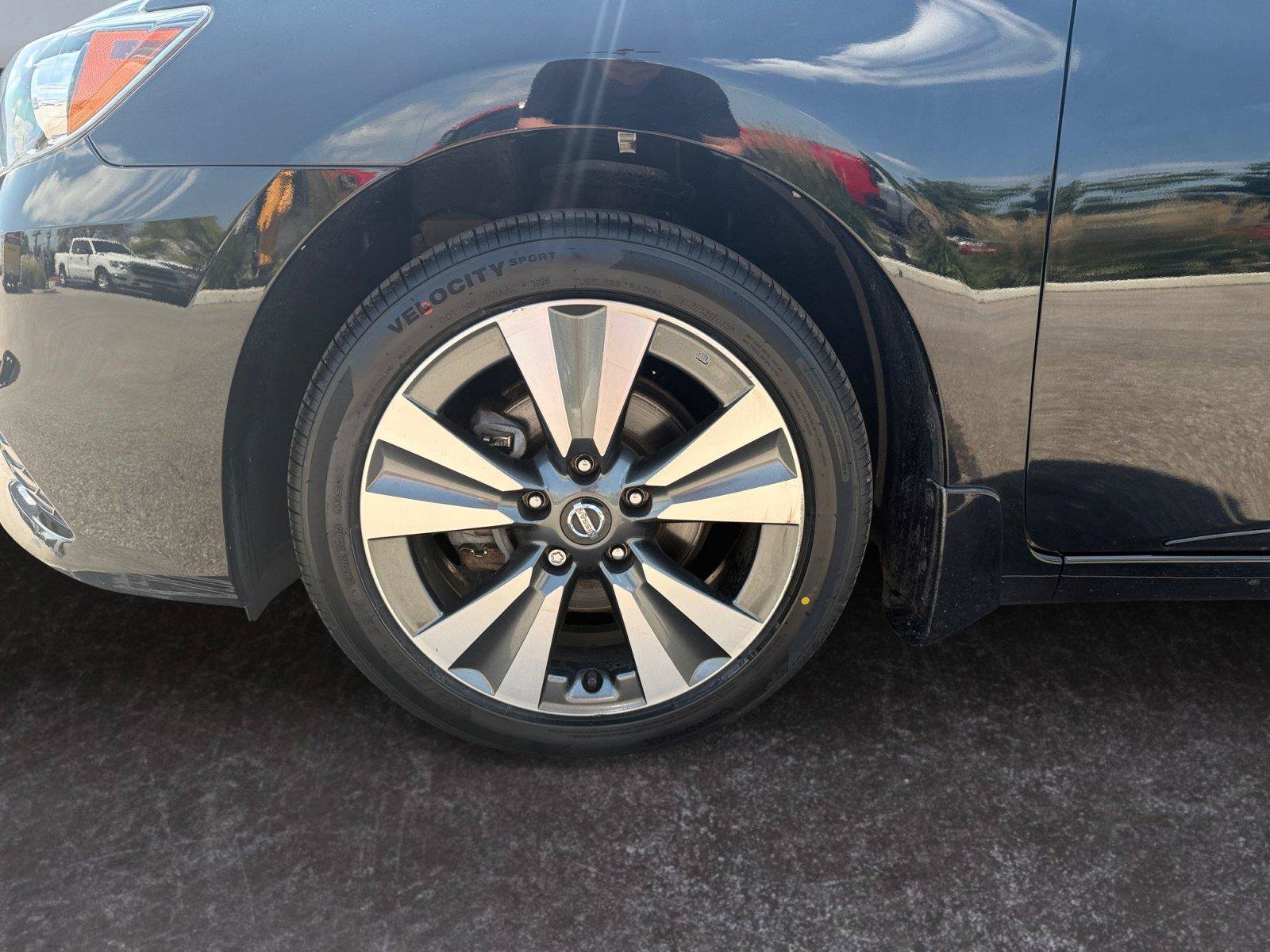 Used 2018 Nissan Sentra SL w/ Protection Package FWD image 27
