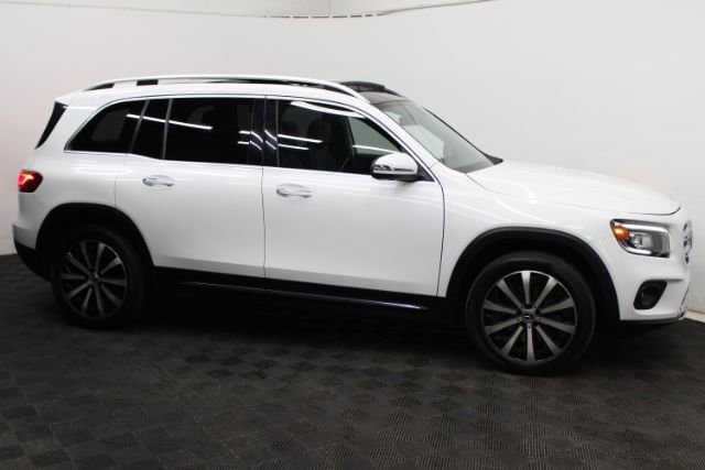 Used 2020 Mercedes-Benz GLB 250 4MATIC w/ Premium Package image 4