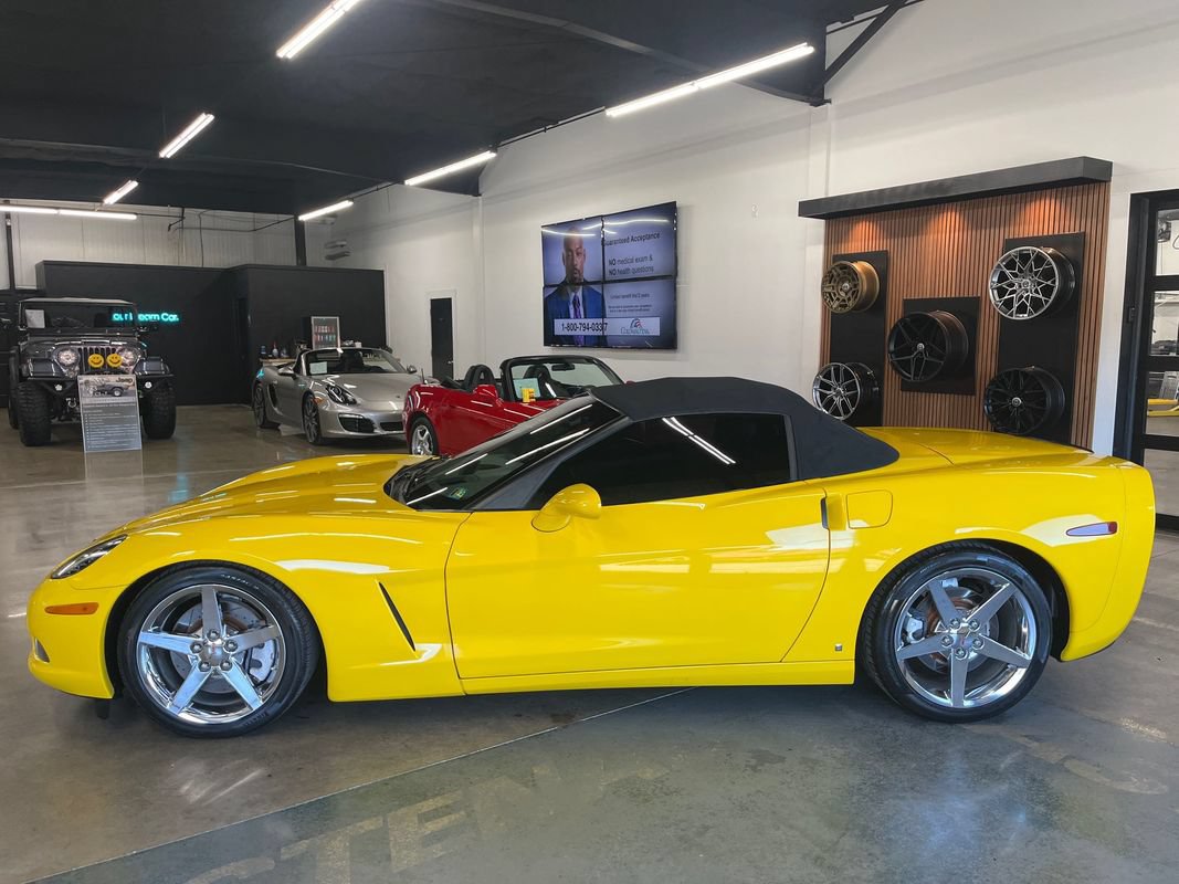 Used 2007 Chevrolet Corvette Convertible w/ Preferred Equipment Group RWD image 7