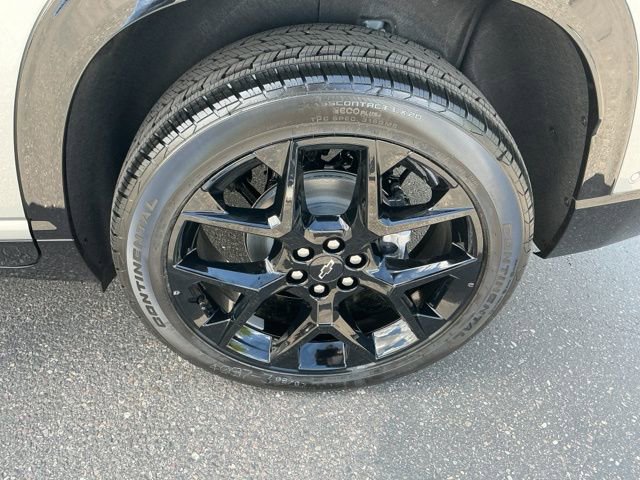 New 2026 Chevrolet Traverse RS w/ LPO, Floor Liner Package AWD/4WD image 8