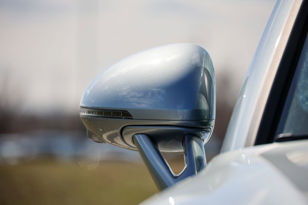 Certified 2025 Porsche Macan image 21