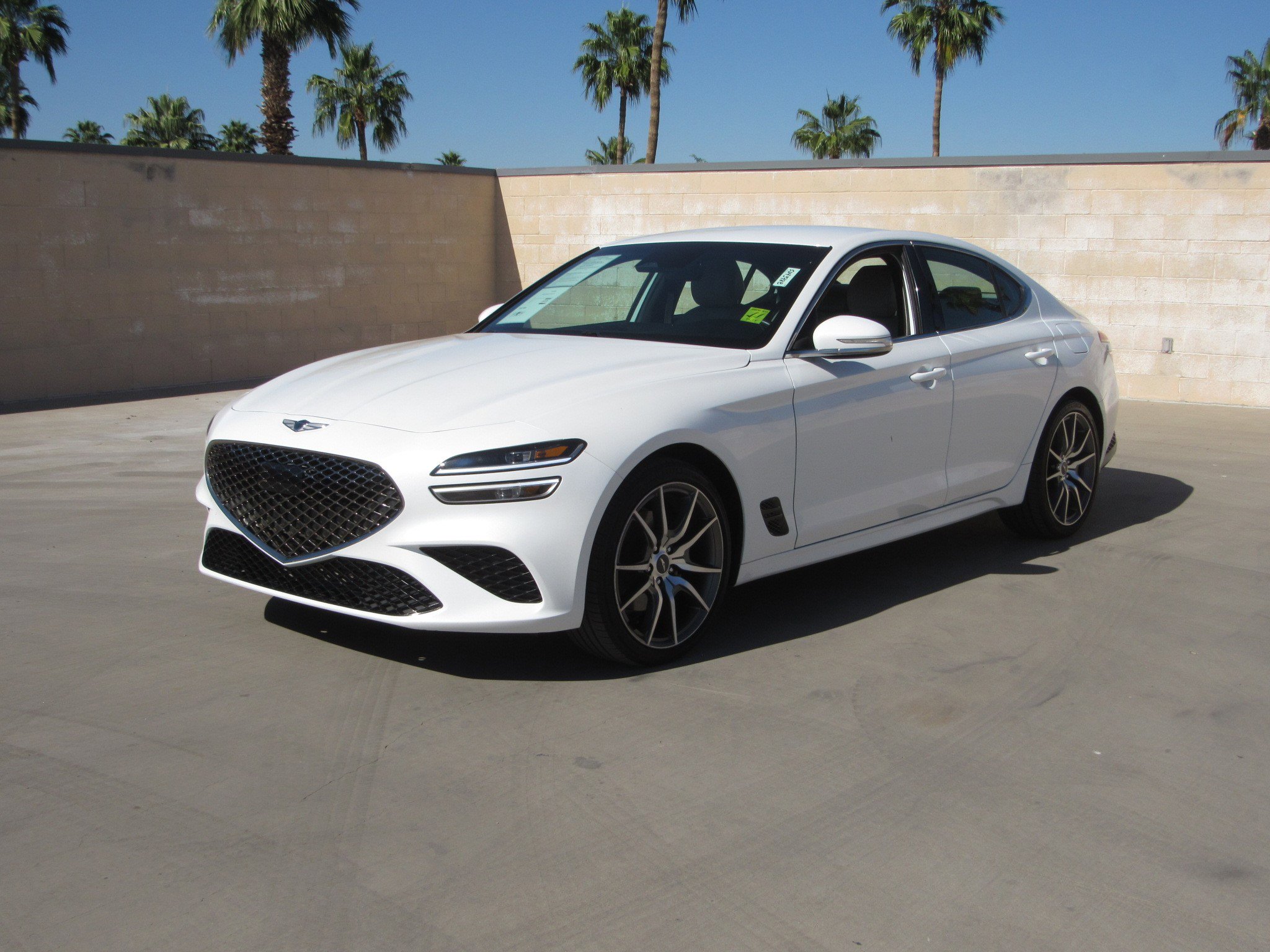 Used 2023 Genesis G70 2.0T image 1