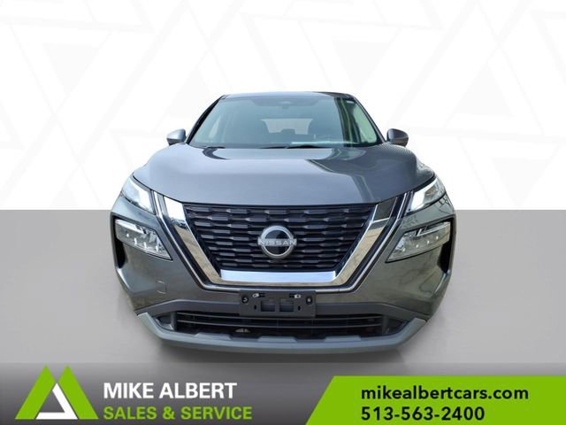 Used 2023 Nissan Rogue SV image 2