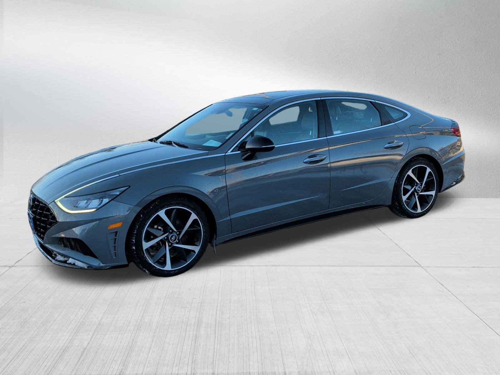 Used 2023 Hyundai Sonata SEL Plus image 3
