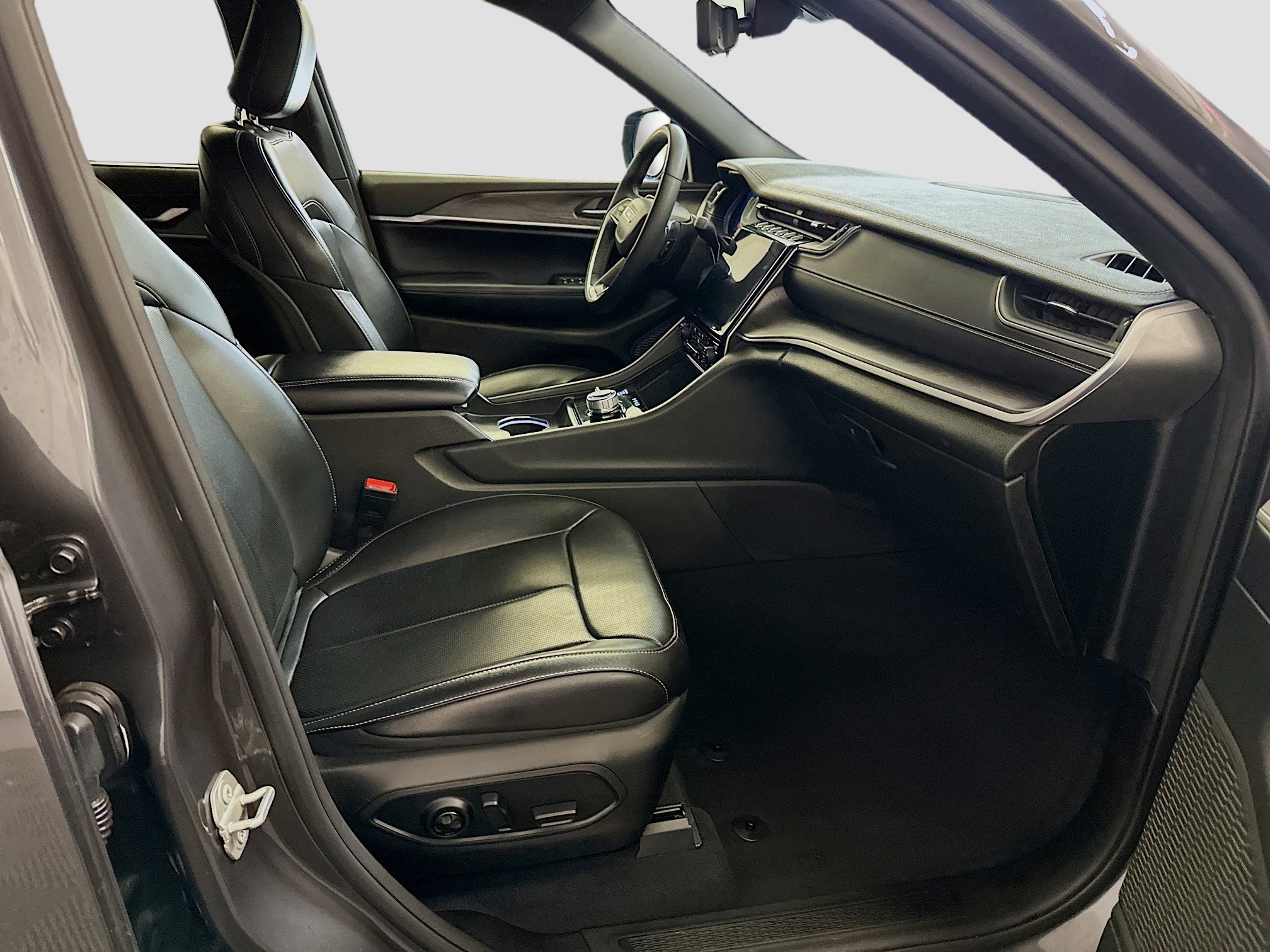 Used 2024 Jeep Grand Cherokee L Limited w/ Luxury Tech Group II image 35