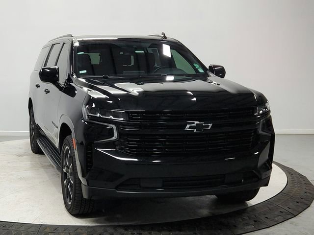 Used 2024 Chevrolet Suburban RST image 2