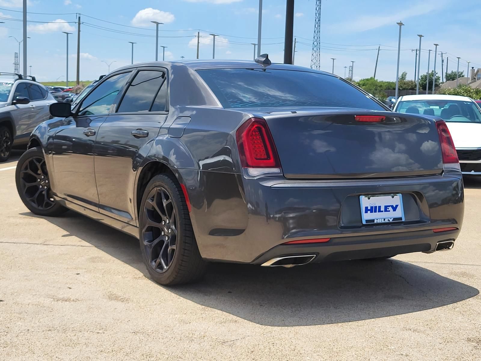 Used 2019 Chrysler 300 Touring w/ Sport Appearance Package RWD image 3