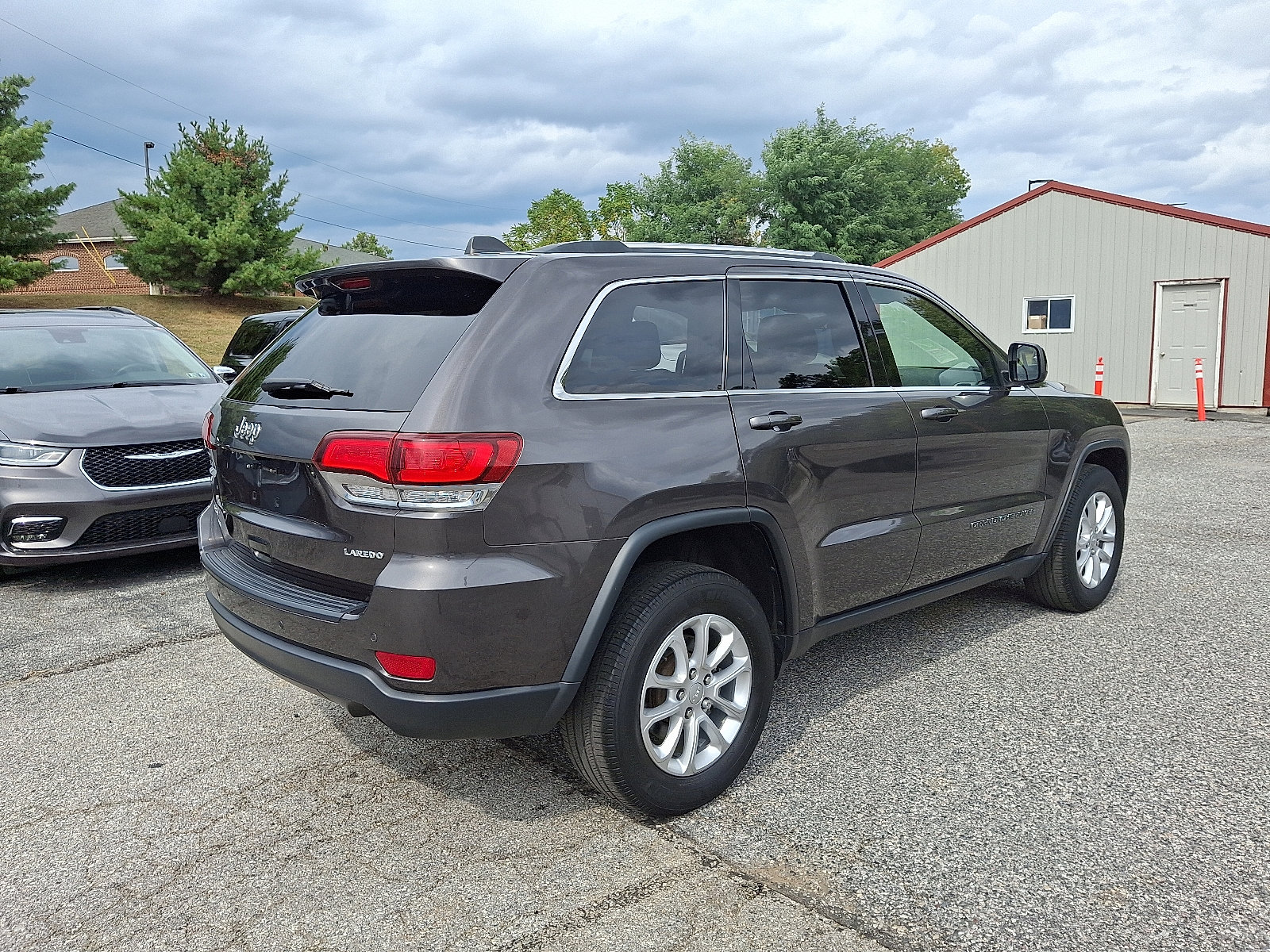 Used 2021 Jeep Grand Cherokee Laredo X image 8