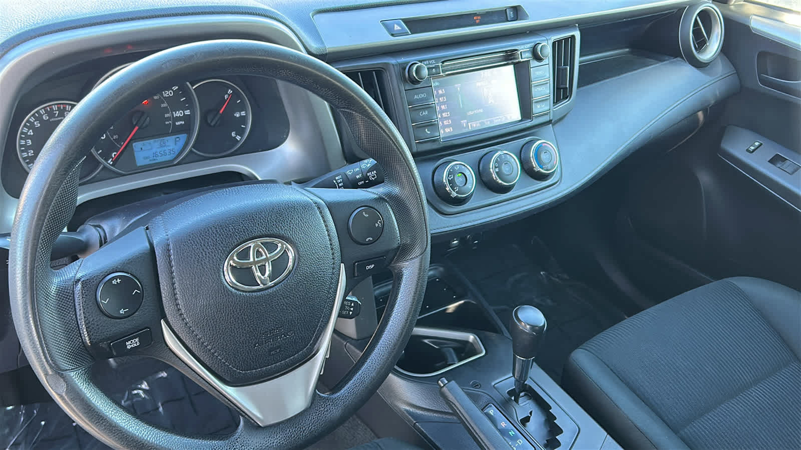Used 2016 Toyota RAV4 LE AWD/4WD image 10