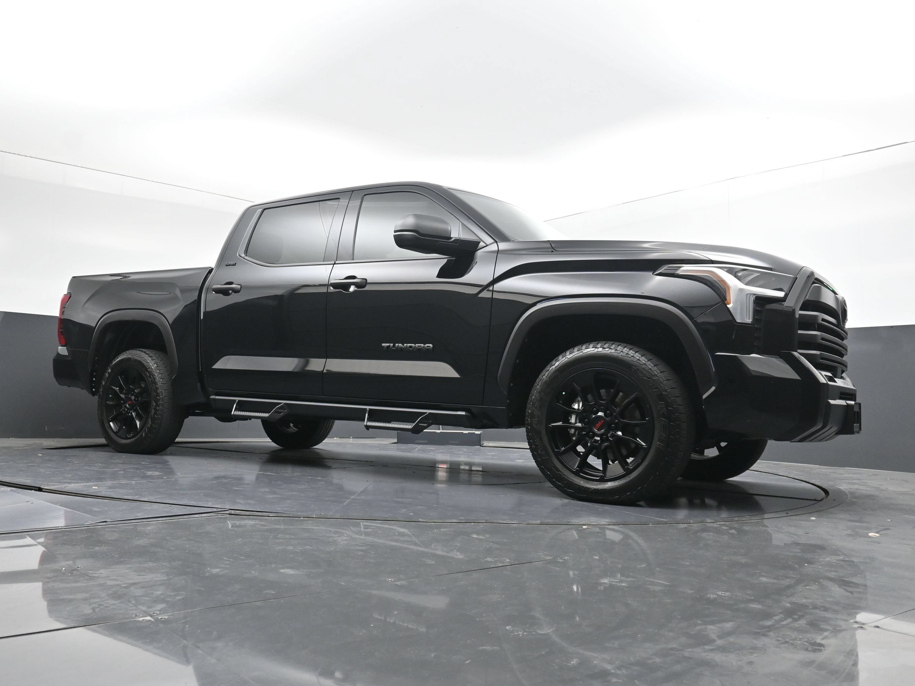 Used 2025 Toyota Tundra SR5 AWD/4WD image 24