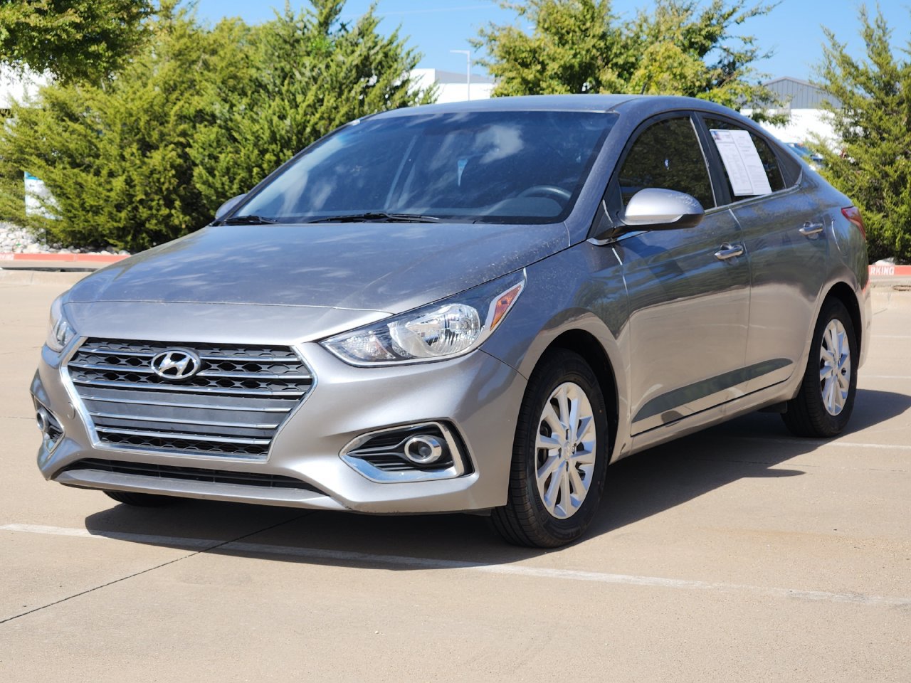 Used 2022 Hyundai Accent SEL FWD image 2
