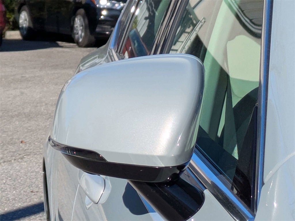 Used 2025 Volvo S90 B6 Plus image 11