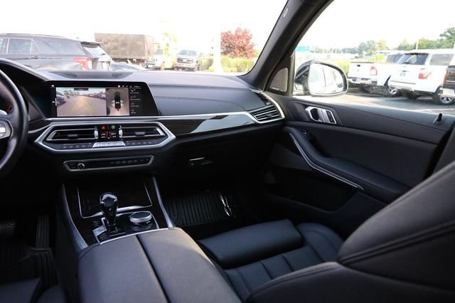 Used 2021 BMW X5 xDrive40i AWD/4WD image 29
