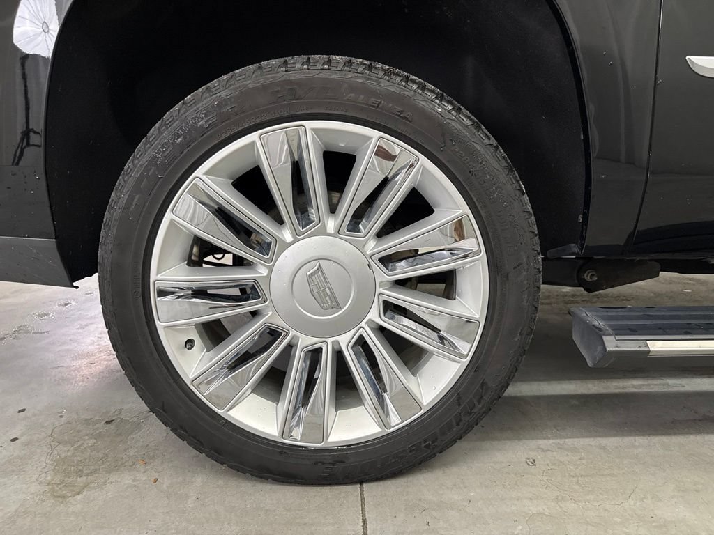 Used 2019 Cadillac Escalade ESV Platinum RWD image 24