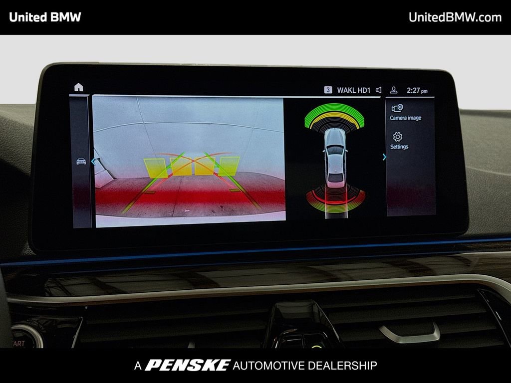 Used 2023 BMW 530e w/ Convenience Package image 9