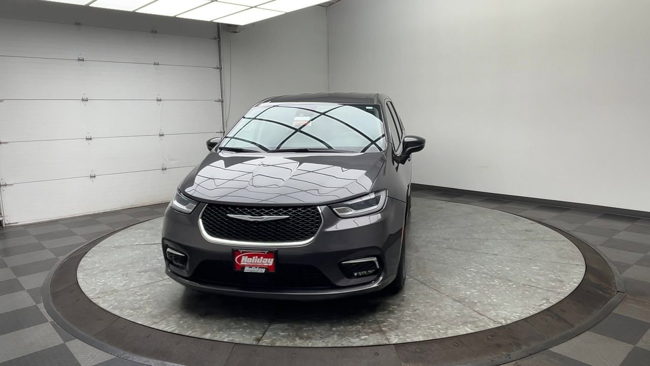 Used 2023 Chrysler Pacifica Touring-L FWD image 33