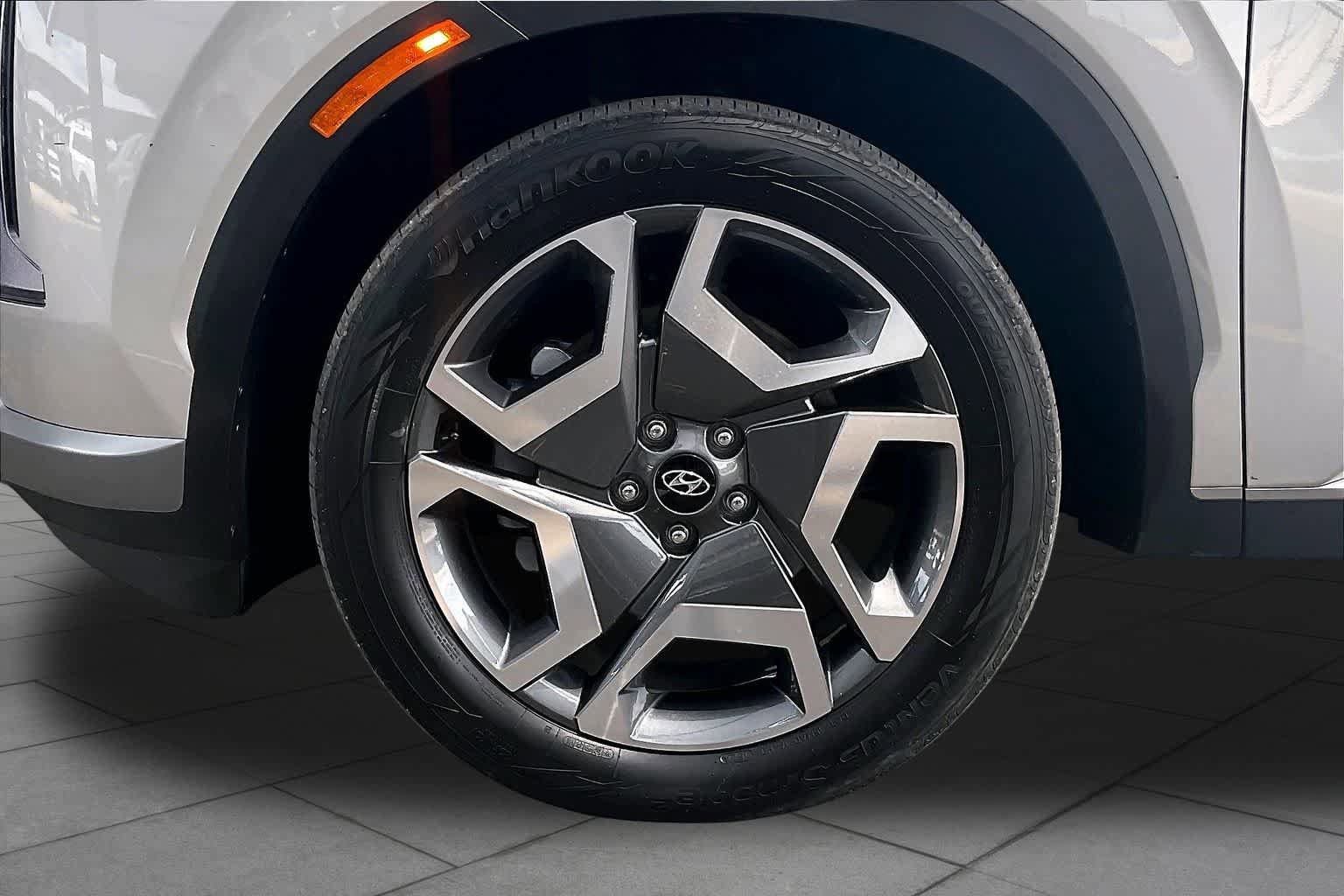Used 2024 Hyundai Palisade SEL FWD image 11