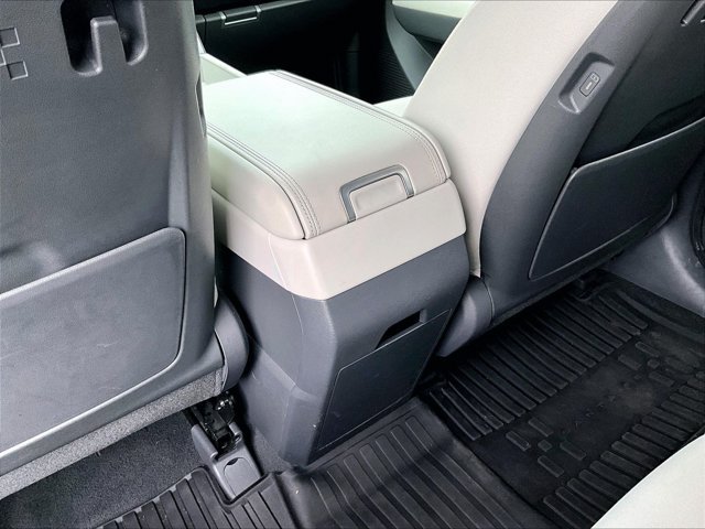 Used 2025 Hyundai Santa Fe SE FWD image 27